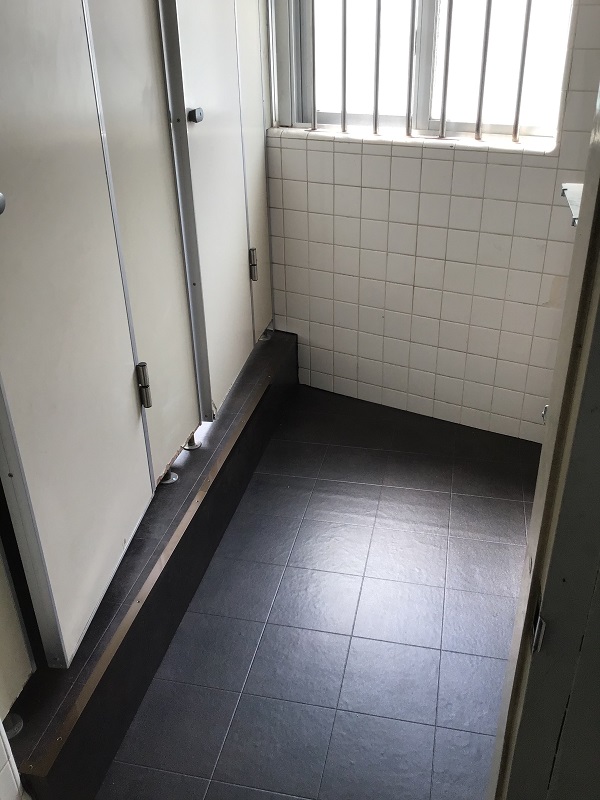 店舗トイレ床