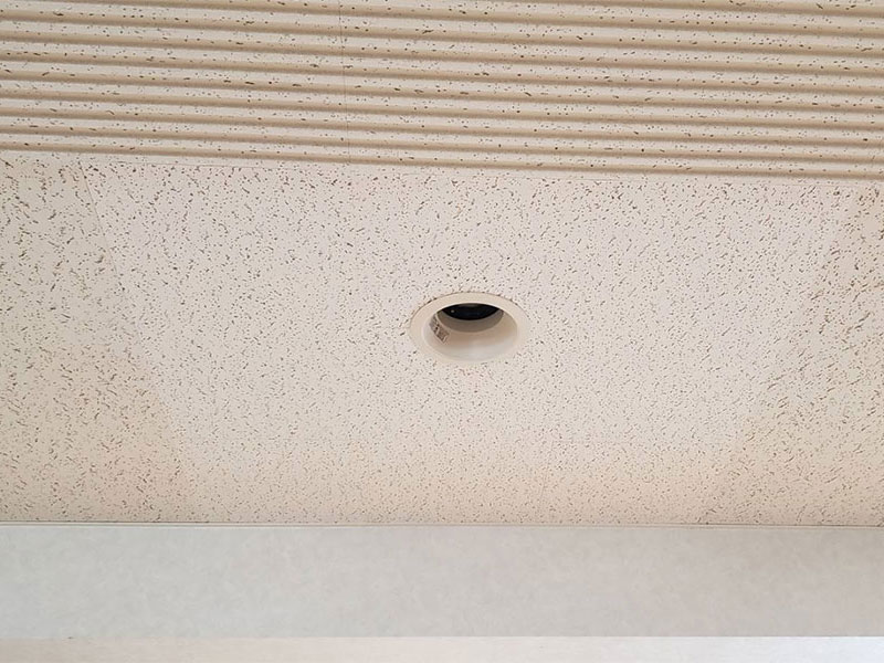 雨漏れの為、天井の復旧作業をしました　那覇市K様マンション